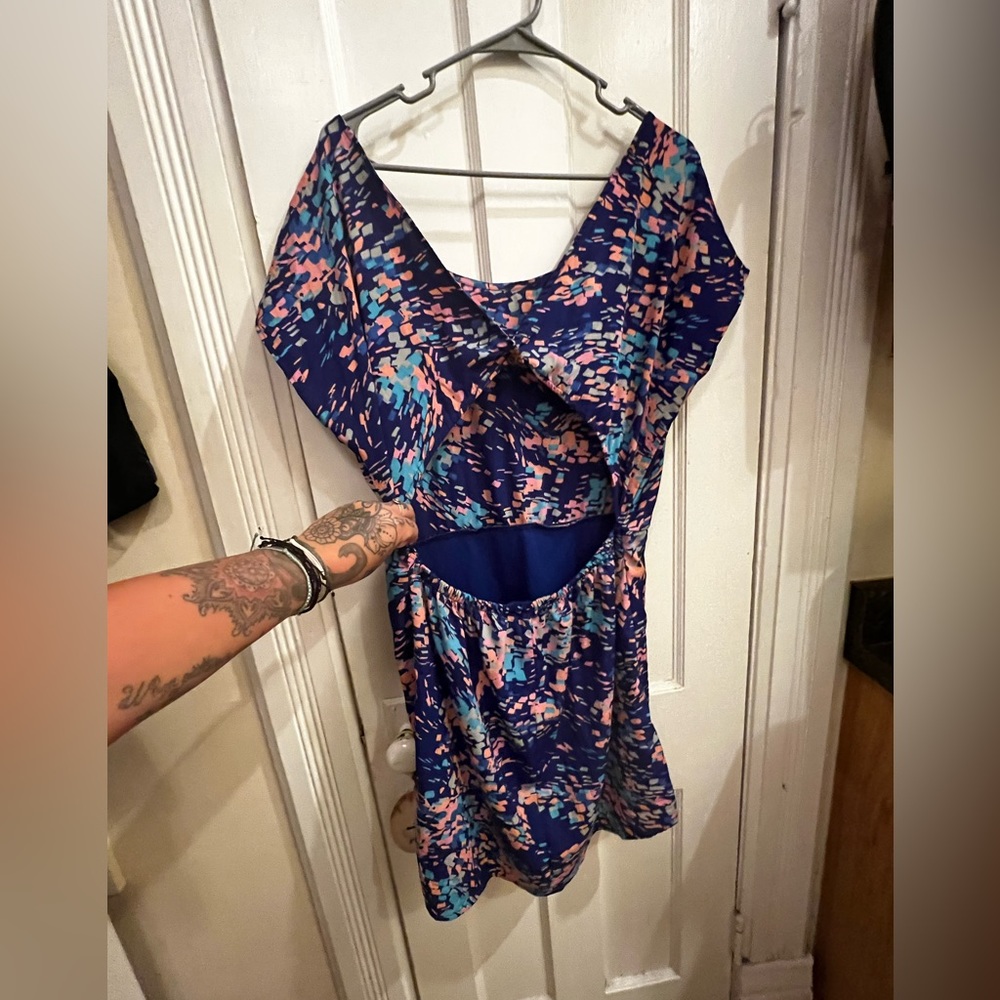 Women’s size large open back dress multicolored